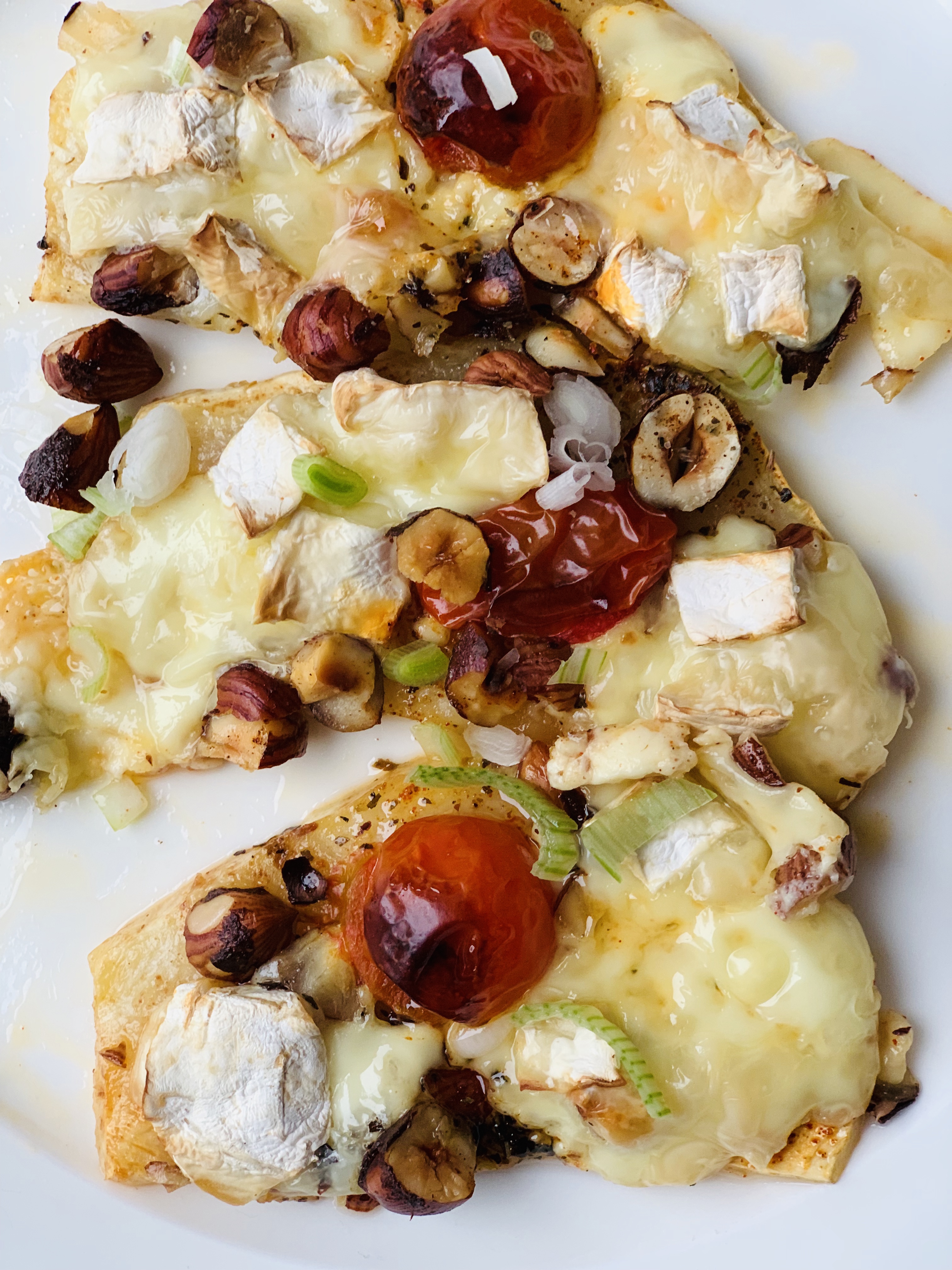 Roasted celery root with Camembert and hazelnuts - Family On Keto