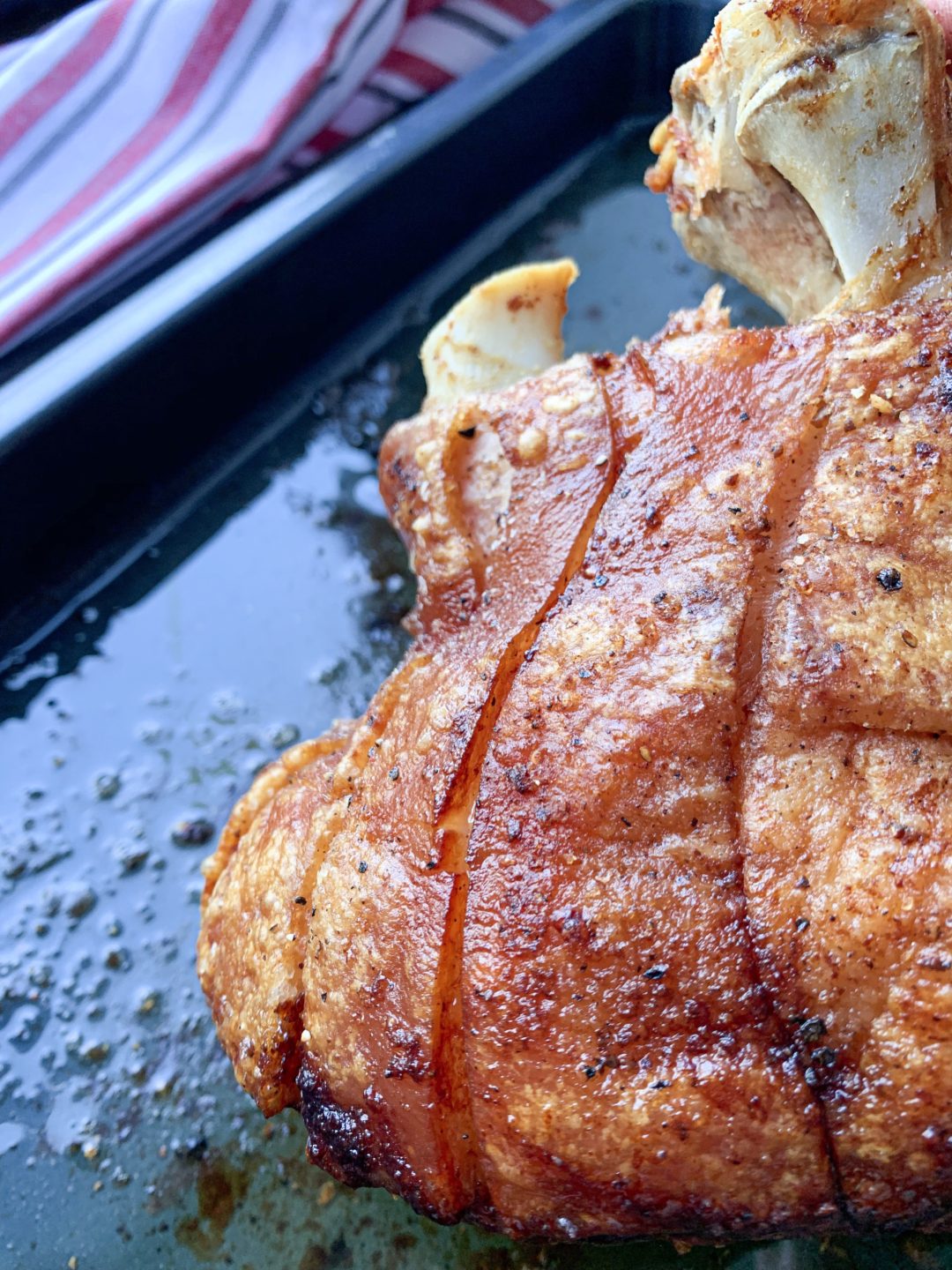 Roasted ham hock with crispy crackling - Family On Keto