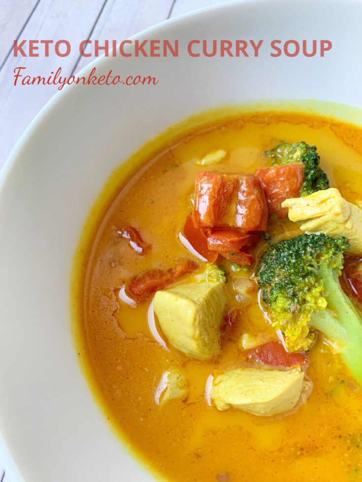 Picture of keto chicken curry with coconut in a bowl