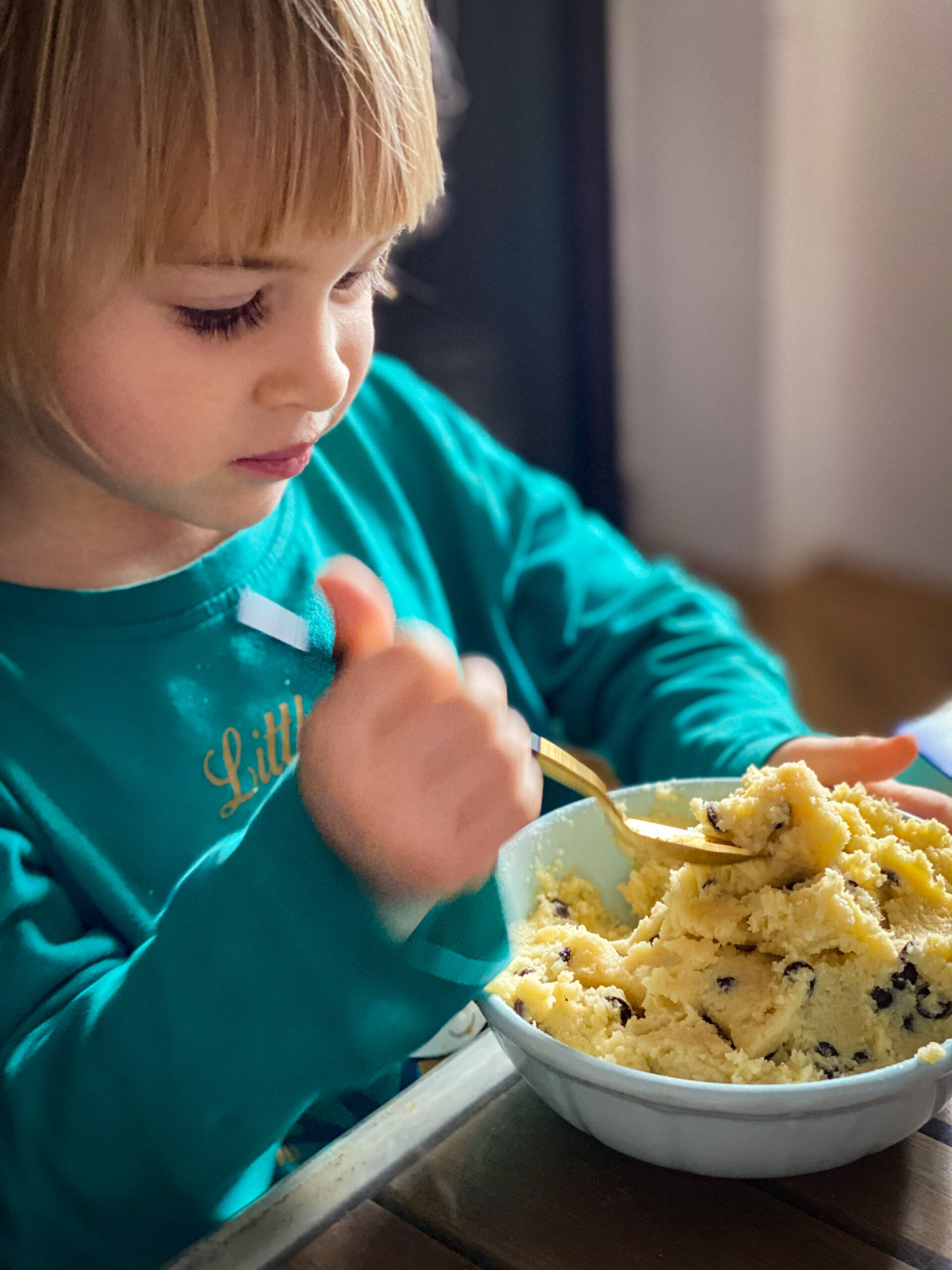 Keto edible chocolate chip cookie dough - Family On Keto